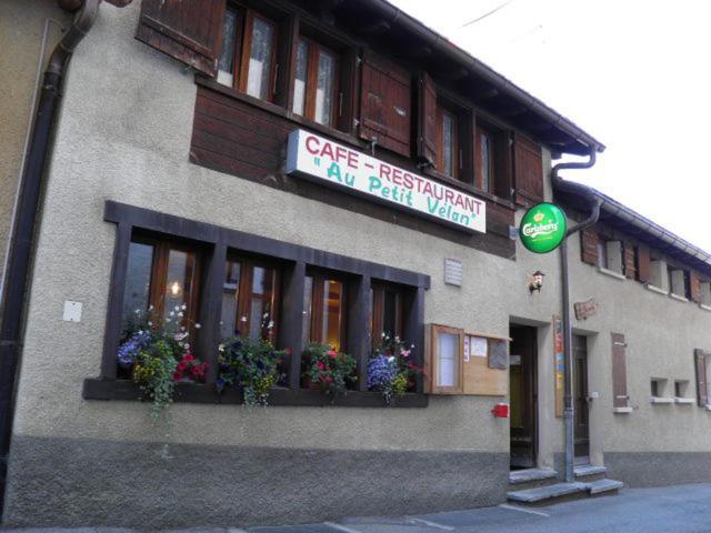 Hostel Petit Velan - Coworking & Coliving Bourg-Saint-Pierre Zewnętrze zdjęcie