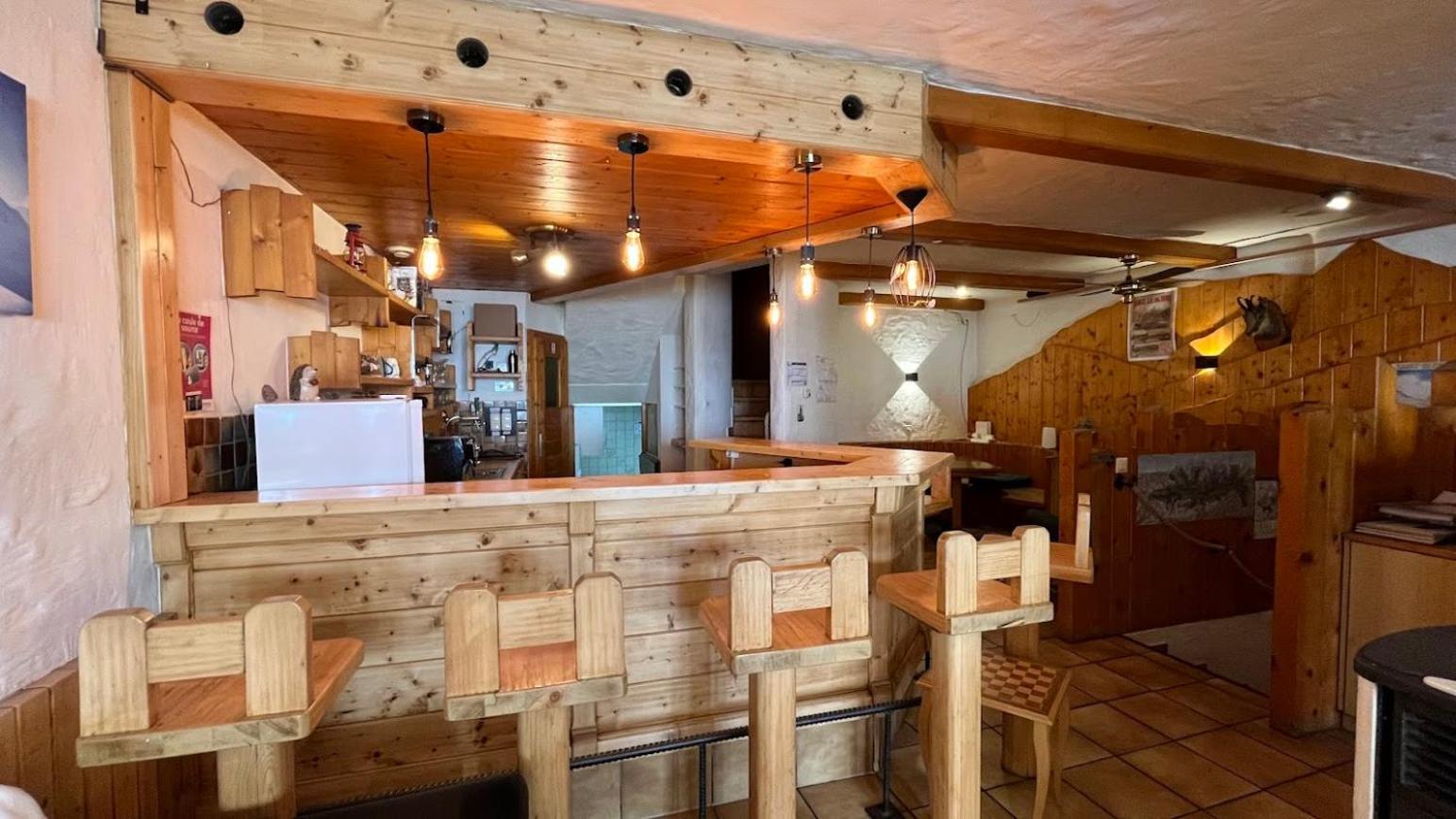 Hostel Petit Velan - Coworking & Coliving Bourg-Saint-Pierre Zewnętrze zdjęcie