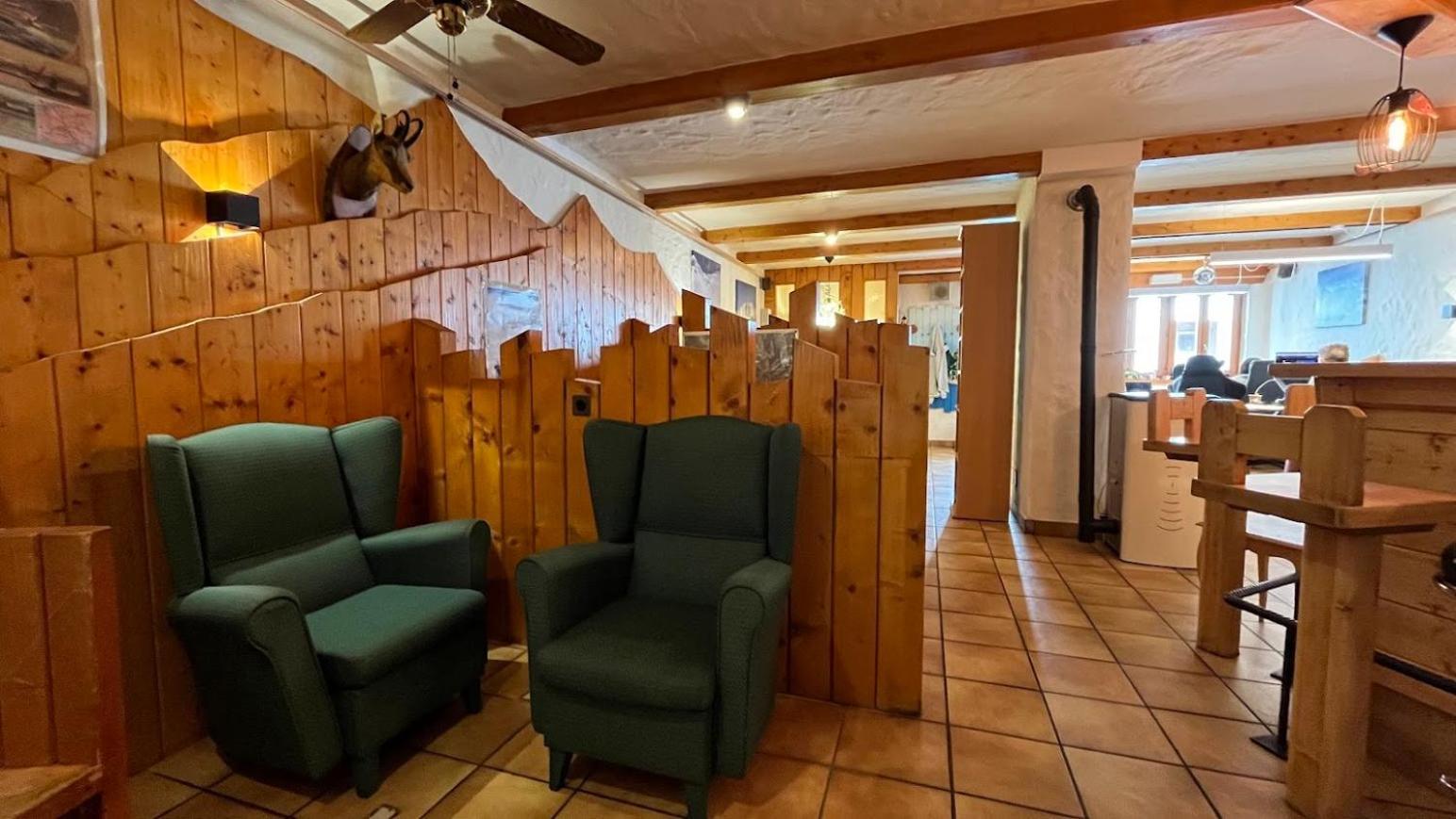 Hostel Petit Velan - Coworking & Coliving Bourg-Saint-Pierre Zewnętrze zdjęcie
