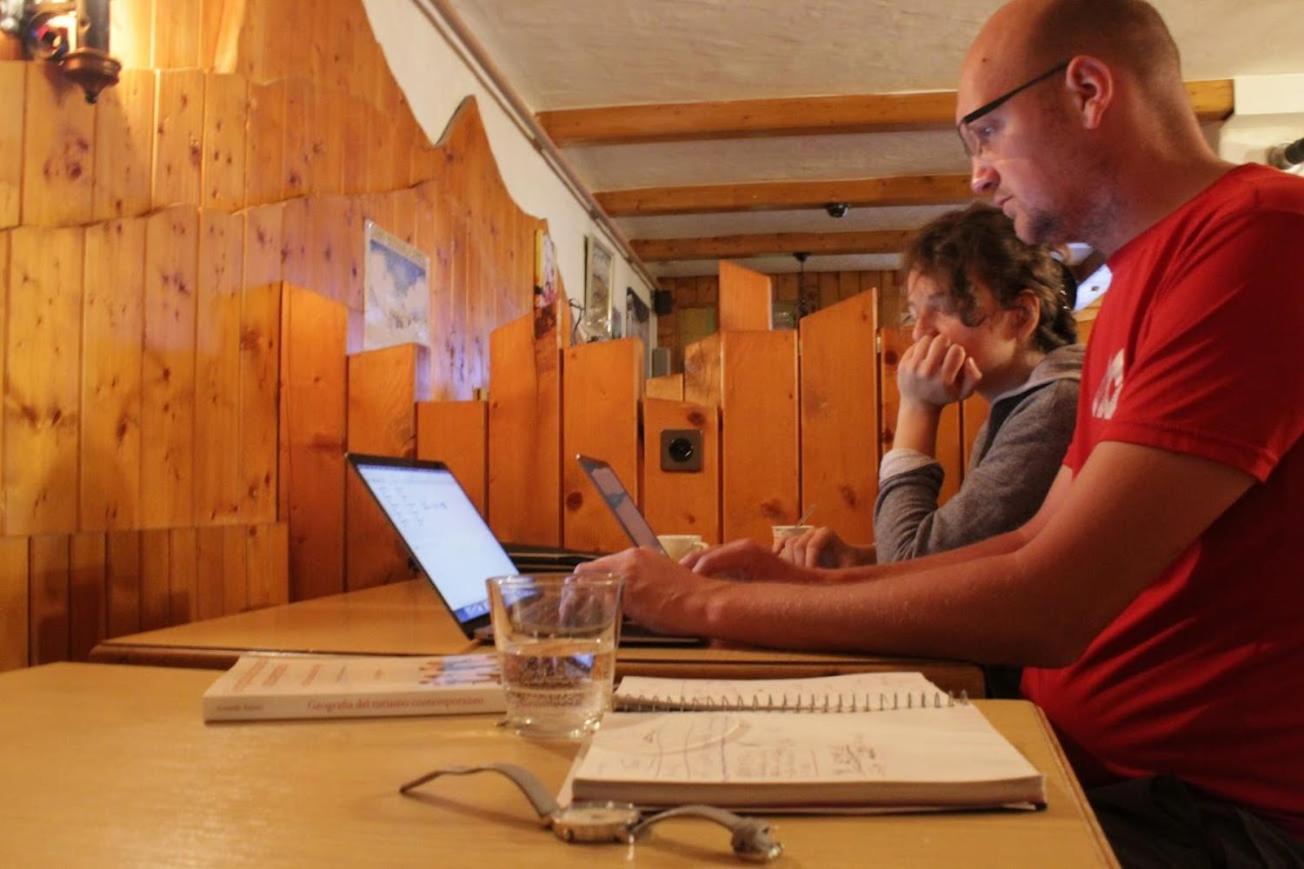 Hostel Petit Velan - Coworking & Coliving Bourg-Saint-Pierre Zewnętrze zdjęcie